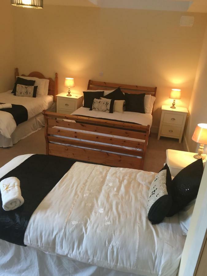 Drumhouse Guesthouse Knock  Ngoại thất bức ảnh